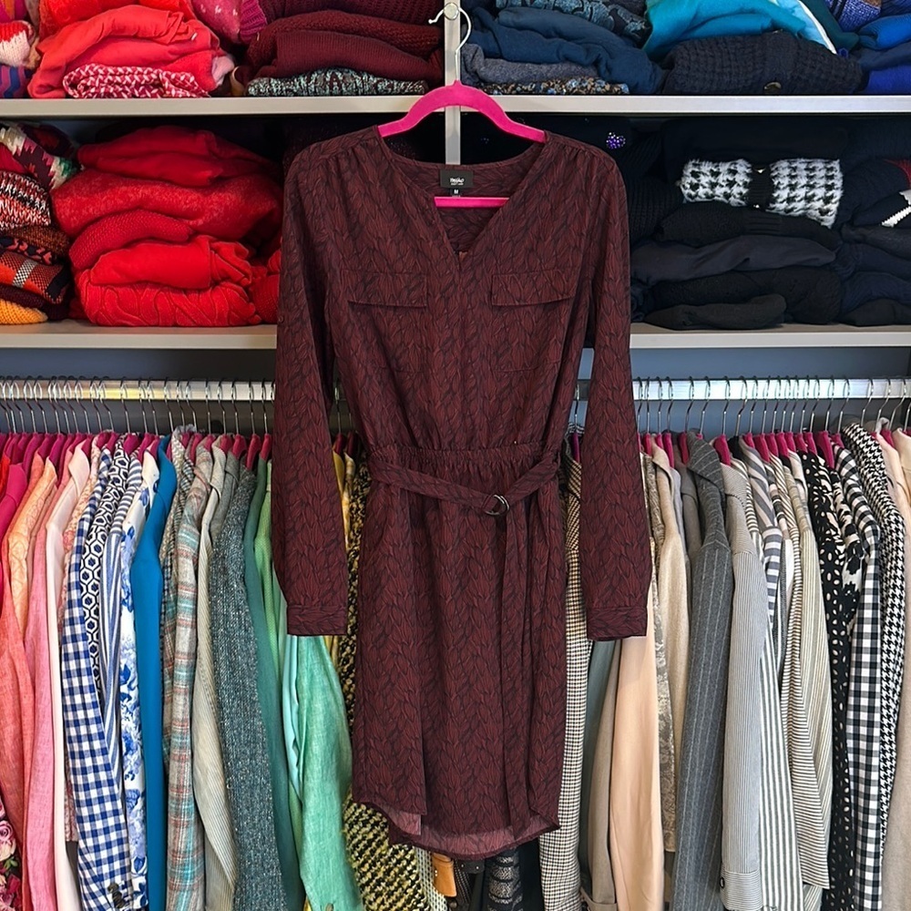 Mossimo Supply Co. burgundy/black print long sleeve belted dress size M